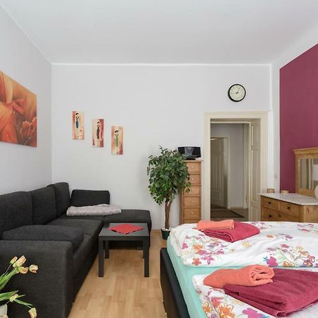 Ferienwohnung Residenz: Spacious Apartments for Groups up to 6 Dresden Exterior photo