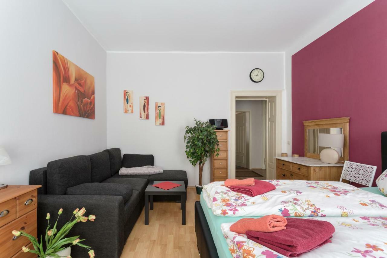 Ferienwohnung Residenz: Spacious Apartments for Groups up to 6 Dresden Exterior photo
