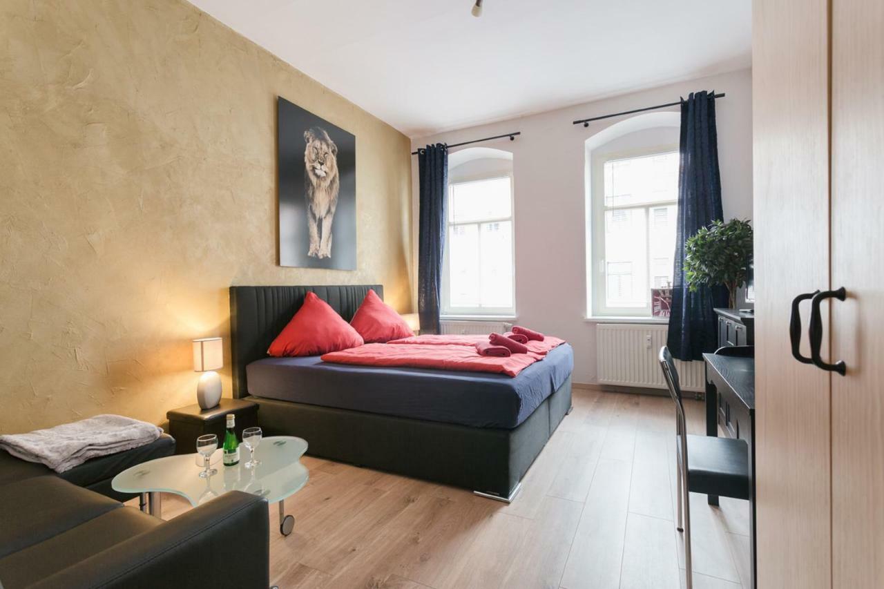 Ferienwohnung Residenz: Spacious Apartments for Groups up to 6 Dresden Exterior photo