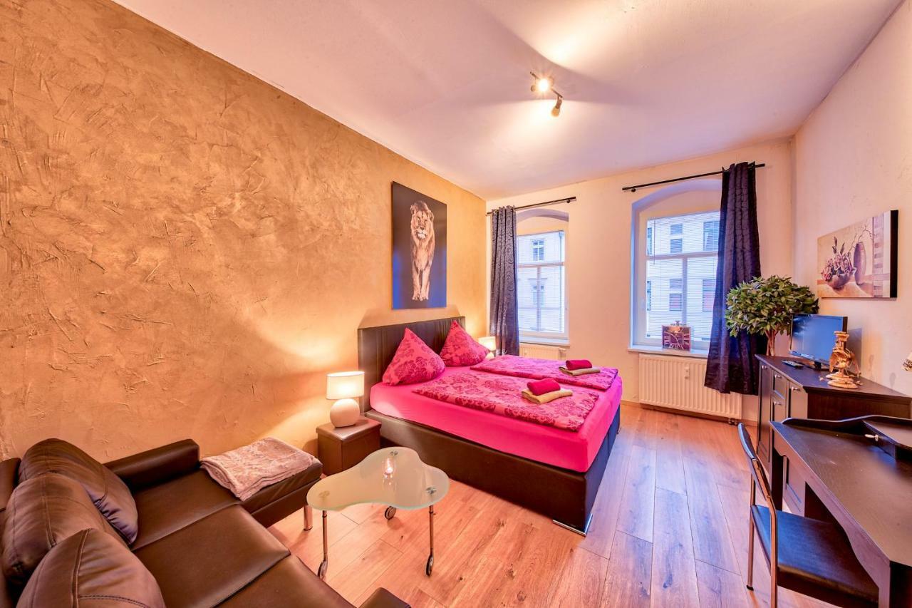 Ferienwohnung Residenz: Spacious Apartments for Groups up to 6 Dresden Exterior photo